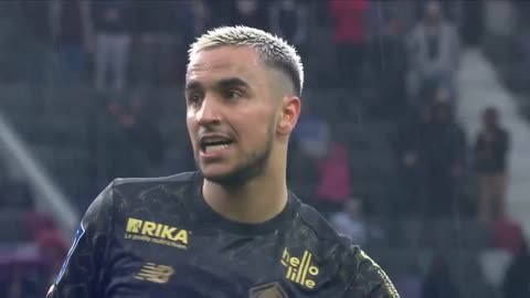 玉昆球迷在机场深情送别安德森，安德森的回应藏着太多不舍