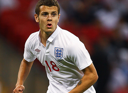 勇士双巨53分复仇太阳！库里连中关键球 追梦遭驱逐菜鸟20分立功（勇士双核合砍53分雪耻太阳！库里连中关键球 追梦被驱逐 新秀20分建功）